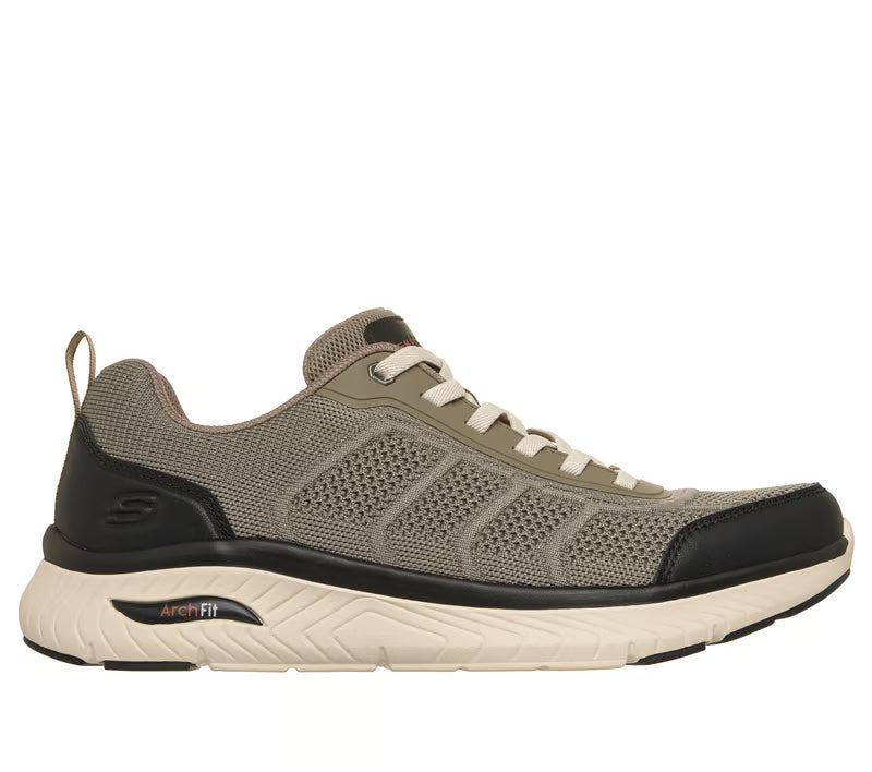 Relaxed Fit: Arch Fit Crosser - Esmond